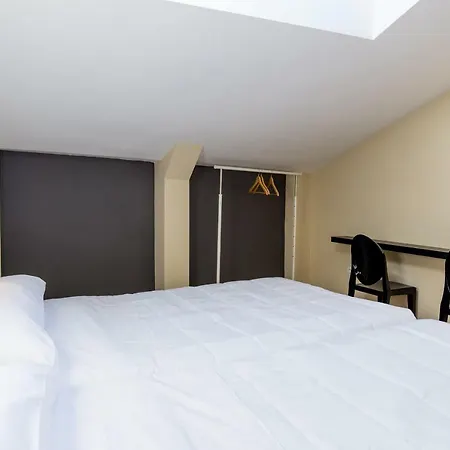 Gr3-renovated Apt Next To Old Town With Cozy Terrace Appartamento *